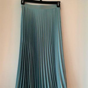 Maxi pleated skirt asymmetrical